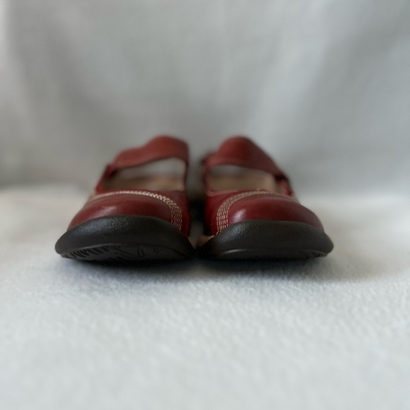 Romika Size 36/6 Red/Creme Leather multicolor Accent Stitching Casual Slip On. - Picture 5 of 16